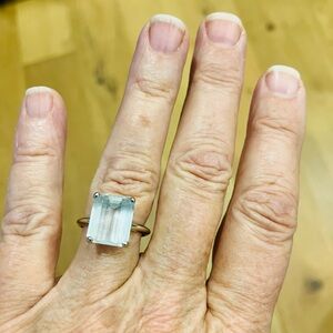 14kt White Gold Aquamarine Ring with Clear 5 carat Stone
Stamped 14kt